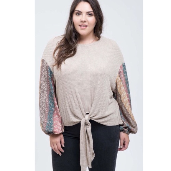 $ FIRM π·Plus Size Oatmeal Contrast Sleeve - Picture 2 of 3